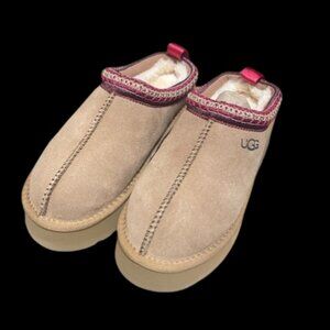 Size 6 (EU 37) UGG Tazz slipper - chestnut color